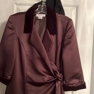 Women’s plus size brown satin wrap dress . Size 1718.
